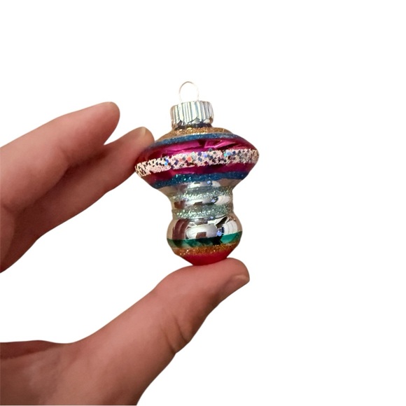 12 Shiny Brite Ornaments Set